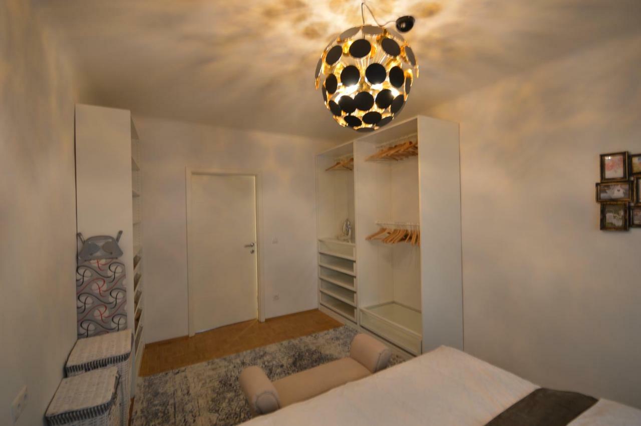 On Stephansplatz Apartment